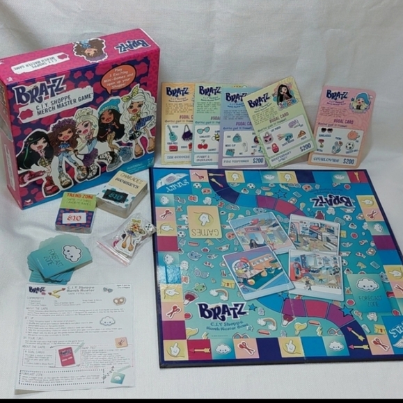 Bratz C.I.Y. Shoppe Merch Master Game - Picture 2 of 6